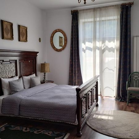 Il Piccolo Castello Буштени Экстерьер фото